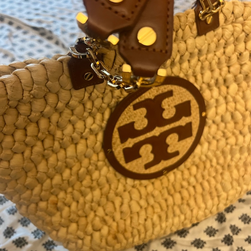 (X/Large ) Beautiful Tan Tory Burch Raffia Tote bag(Straw) 11”W x 19 “H x 6”D